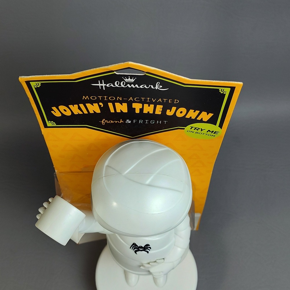 Hallmark Jokin In The John Motion Activated Talking Toilet Paper Mummy Halloween - Picture 8 of 11